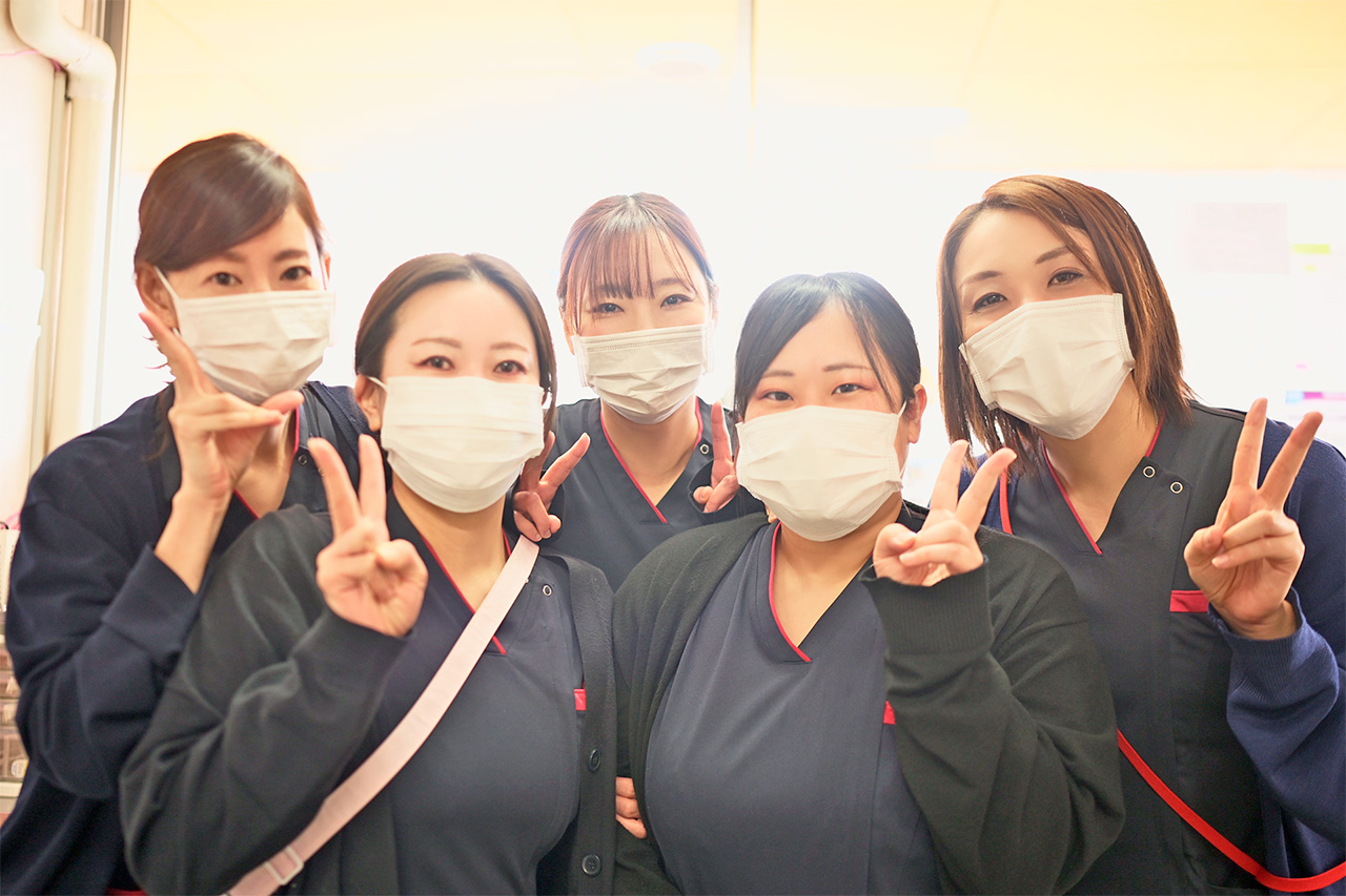 外来看護師の集合写真